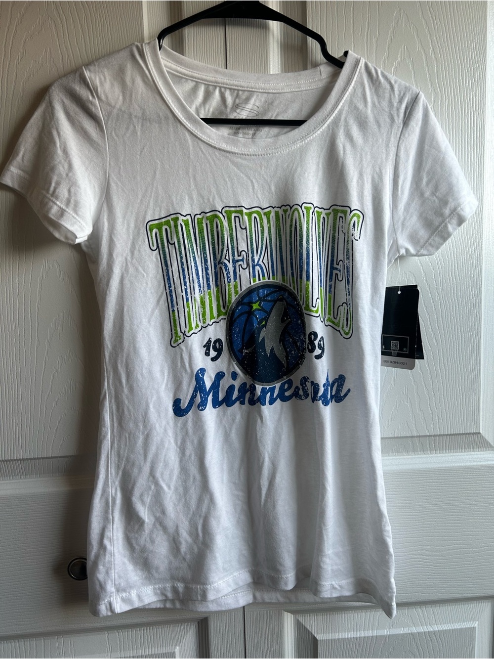 NWT‎ Stadium Essentials Minnesota Timberwolves Women's Small Graphic T-Shirt